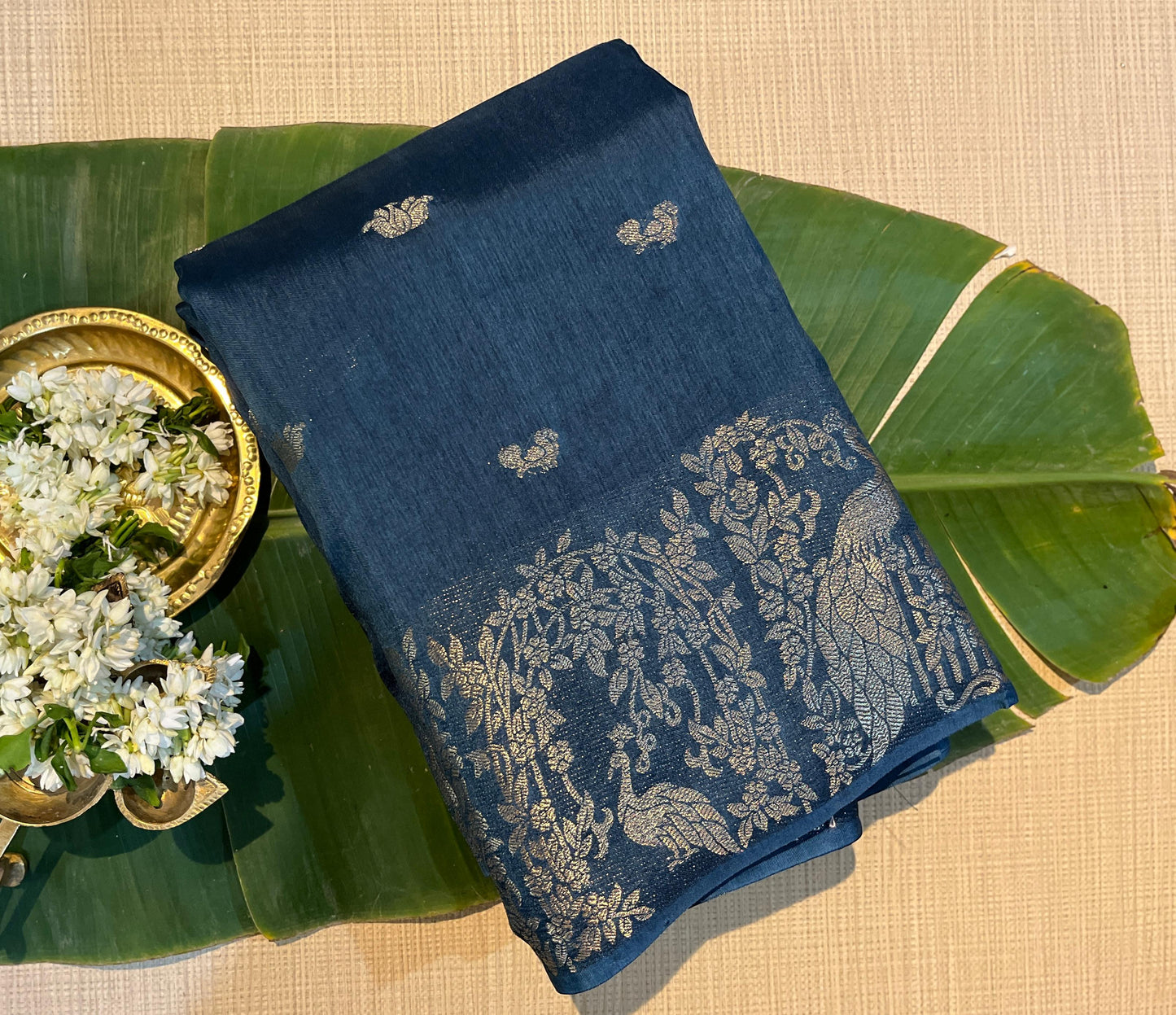 Lightweight  Bright  Motif Silk saree